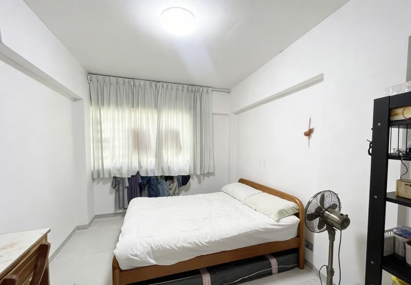 108 Bukit Batok West Avenue 6 HDB Flat For Sale at S$ 548,000 | PropertyGuru Singapore - Bedroom