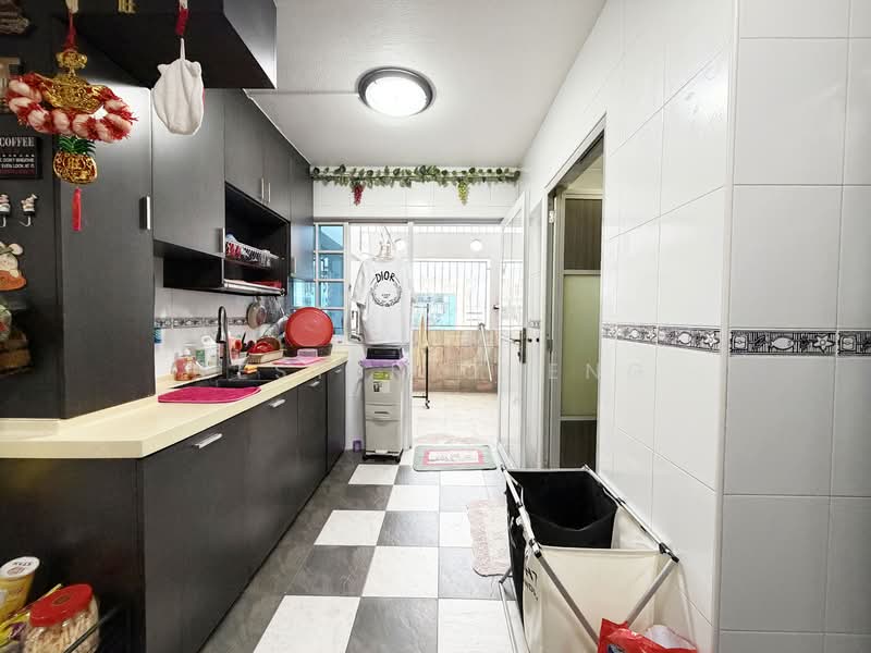539 Serangoon North Avenue 4 HDB Flat For Sale at S$ 1,050,000 | PropertyGuru Singapore - Kitchen