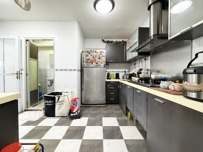 539 Serangoon North Avenue 4 HDB Flat For Sale at S$ 1,050,000 | PropertyGuru Singapore - Kitchen