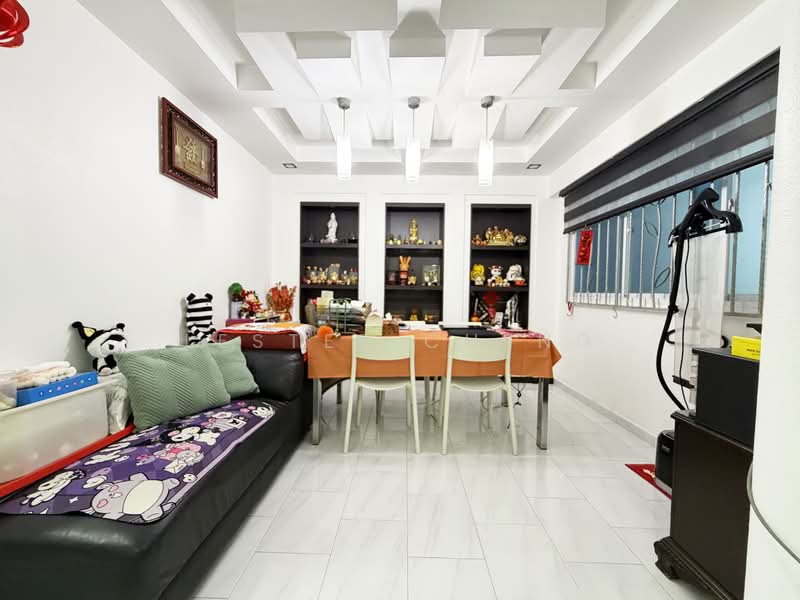 539 Serangoon North Avenue 4 HDB Flat For Sale at S$ 1,050,000 | PropertyGuru Singapore - Living Room