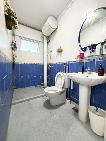 539 Serangoon North Avenue 4 HDB Flat For Sale at S$ 1,050,000 | PropertyGuru Singapore - Bathroom