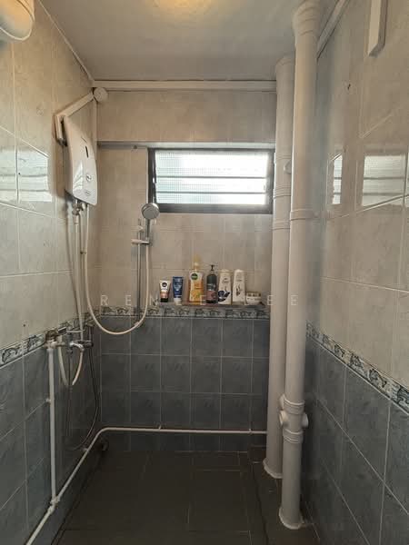 111 Ho Ching Road HDB Flat For Sale at S$ 440,000 | PropertyGuru Singapore - Bathroom