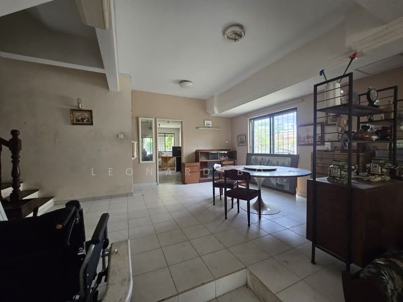 Avila Corner Terrace Corner Terrace For Sale at S$ 4,900,000 | PropertyGuru Singapore - Living Room