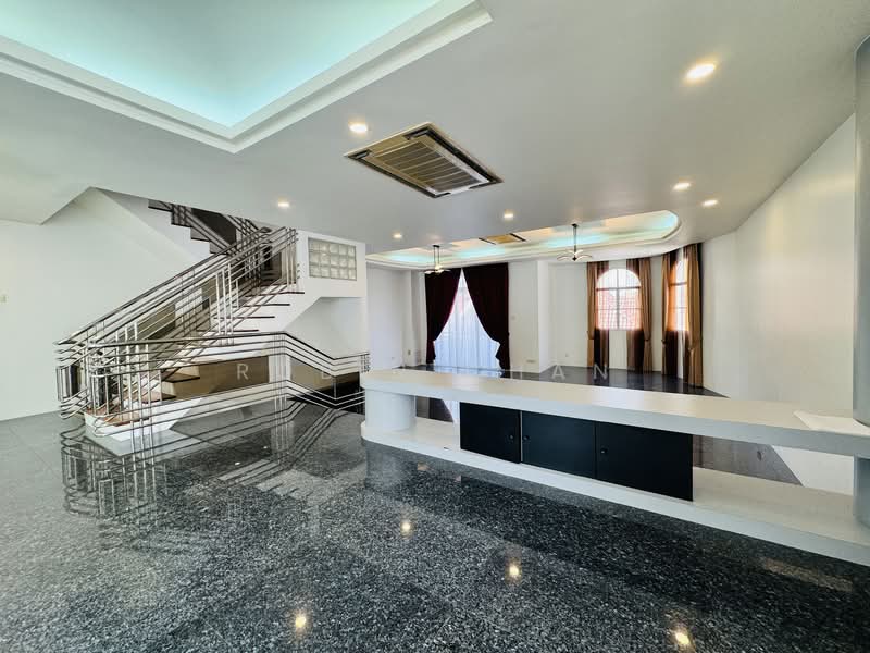 82 Sennett avenue Semi-Detached House For Sale at S$ 11,000,000 | PropertyGuru Singapore - Living area 