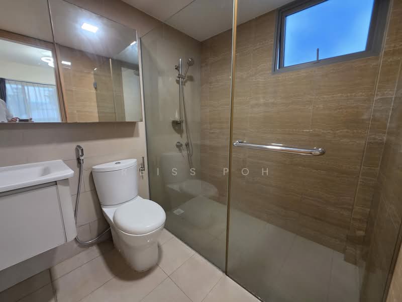 A Treasure Trove Condominium For Sale at S$ 1,780,000 | PropertyGuru Singapore - Bathroom