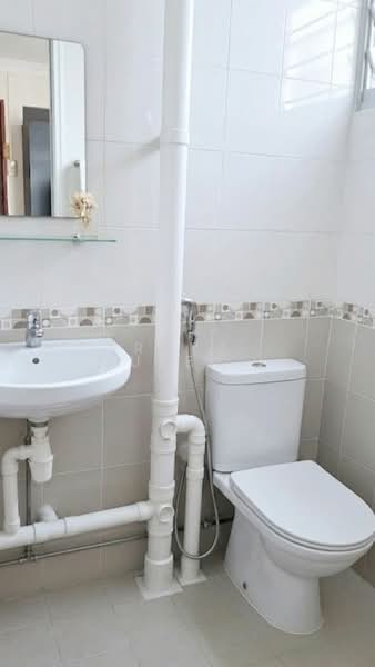 124 Ang Mo Kio Avenue 6, 124 Ang Mo Kio Avenue 6, Room Rental, 150 sqft, HDB Flat For Rent, by Roza Sure Bagus, 500096118 - Attached Bathroom - PropertyGuru.com.sg