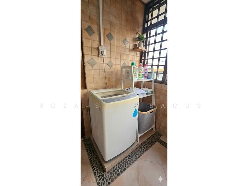 124 Ang Mo Kio Avenue 6, 124 Ang Mo Kio Avenue 6, Room Rental, 150 sqft, HDB Flat For Rent, by Roza Sure Bagus, 500096118 - Washer for laundry - PropertyGuru.com.sg