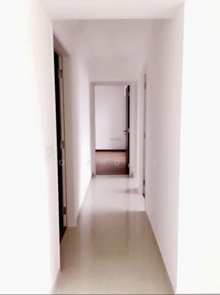 311B Clementi Avenue 4 HDB Flat For Sale at S$ 1,250,000 | PropertyGuru Singapore - Corridor