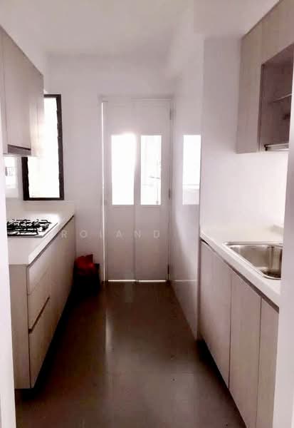 311B Clementi Avenue 4 HDB Flat For Sale at S$ 1,250,000 | PropertyGuru Singapore - Kitchen