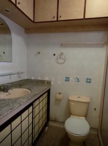 146 Rivervale Drive, 146 Rivervale Drive, 3 Bedrooms, 1,249 sqft, HDB Flat For Rent, by Fransiska Tan, 500096125 - Bathroom - PropertyGuru.com.sg