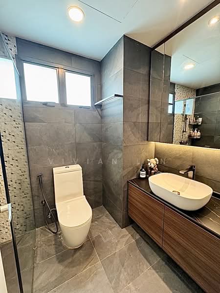 Mirage Tower Condominium For Sale at S$ 1,360,000 | PropertyGuru Singapore - Bathroom