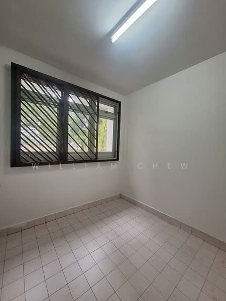 2 Lorong 7 Toa Payoh HDB Flat For Sale at S$ 370,000 | PropertyGuru Singapore