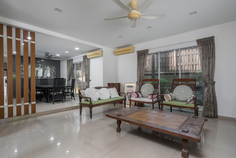 Gerald Mugliston Estate Detached House For Sale at S$ 7,600,000 | PropertyGuru Singapore - Living Room