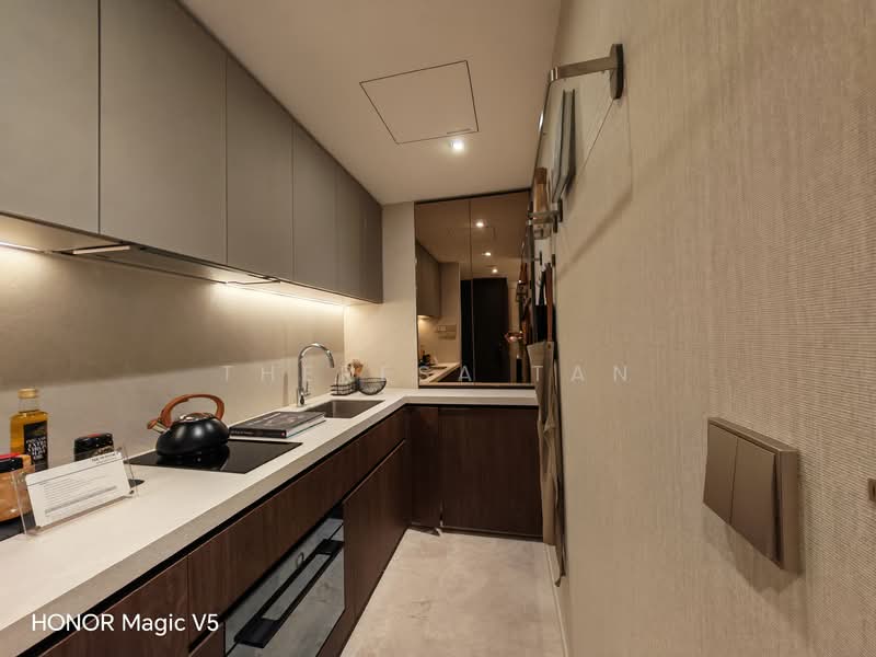 Newport Residences Apartment For Sale at S$ 1,427,000 | PropertyGuru Singapore - Kitchen