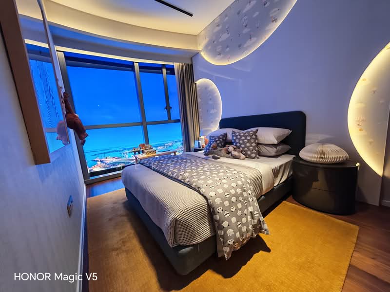 Newport Residences Apartment For Sale at S$ 8,280,000 | PropertyGuru Singapore - Bedroom