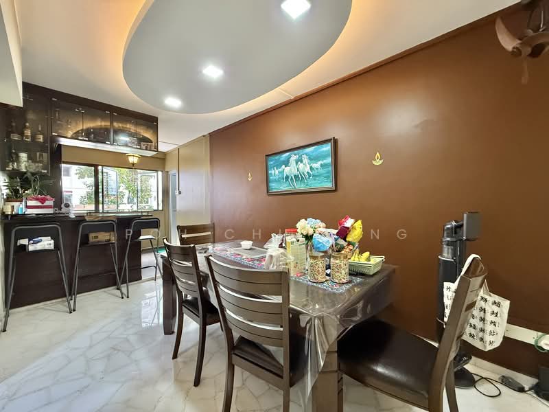 307 Woodlands Avenue 1 HDB Flat For Sale at S$ 1,250,000 | PropertyGuru Singapore - Dining Room