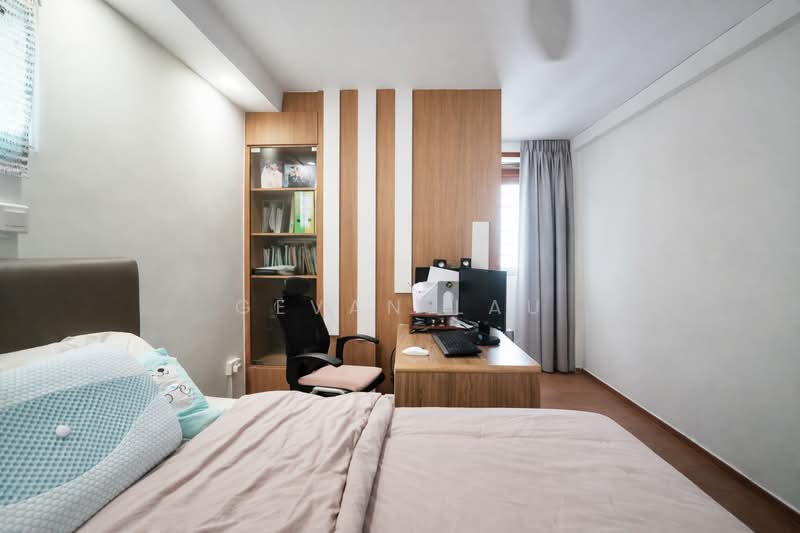 240 Serangoon Avenue 2 HDB Flat For Sale at S$ 930,000 | PropertyGuru Singapore - Bedroom