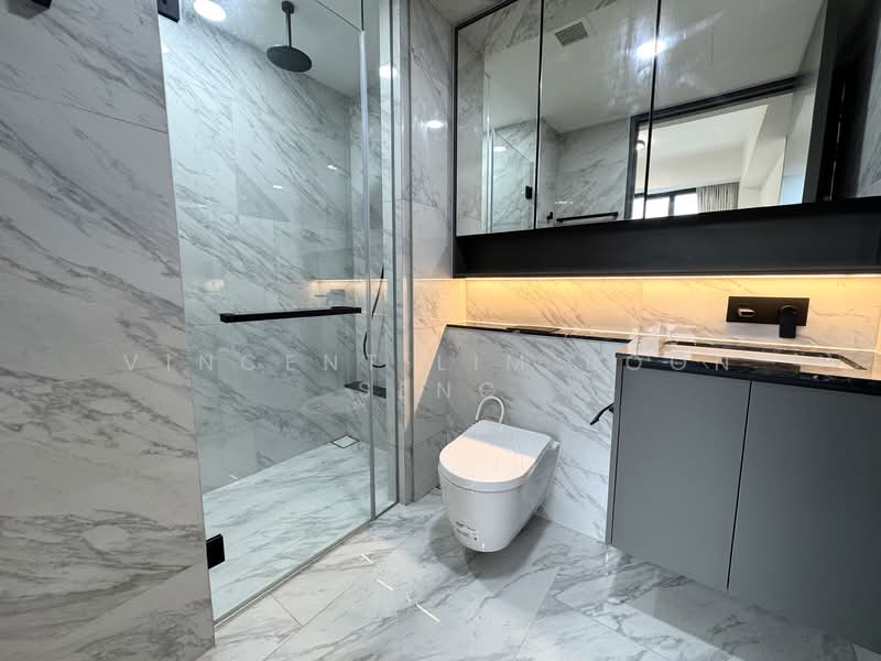 The Landmark, 173 Chin Swee Road, 2 Bedrooms, 678 sqft, Condominium For Rent, by Vincent Lim Boon Seng, 500096201 - Bathroom - PropertyGuru.com.sg