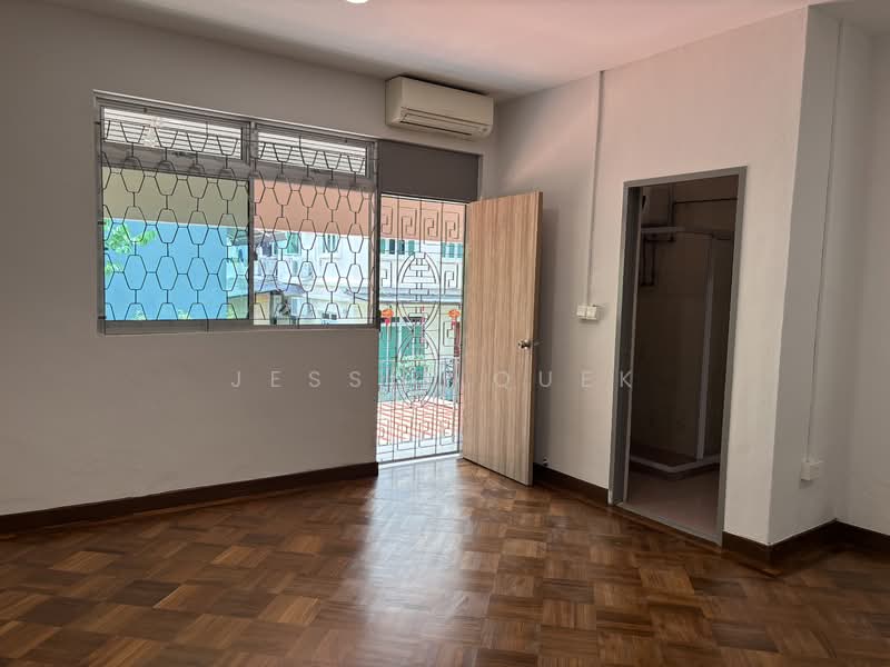 Koon Seng Road, Koong Seng Road, 4 Bedrooms, 2,222 sqft, Corner Terrace For Rent, by Jessie Quek, 500096202 - Master Bedroom with balcony and ensuite - PropertyGuru.com.sg