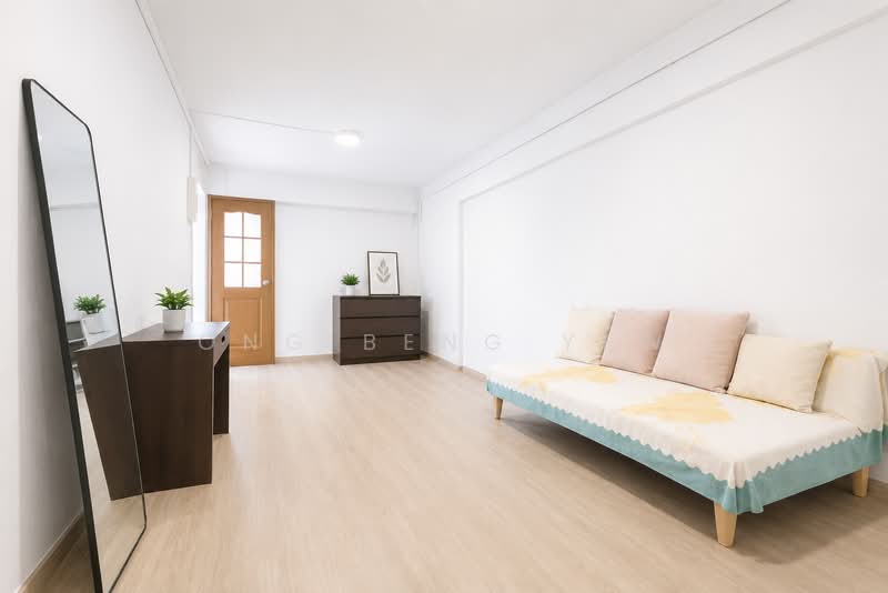 296 Tampines Street 22, 296 Tampines Street 22, 2 Bedrooms, 721 sqft, HDB Flat For Sale, by Ong Beng Yew, 500096203 - Living Room - PropertyGuru.com.sg
