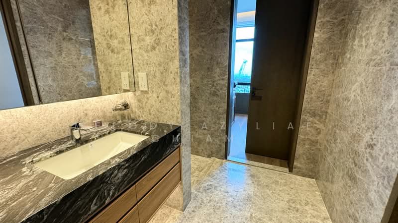 The Ritz-Carlton Residences Condominium For Sale at S$ 13,500,000 | PropertyGuru Singapore - Bathroom