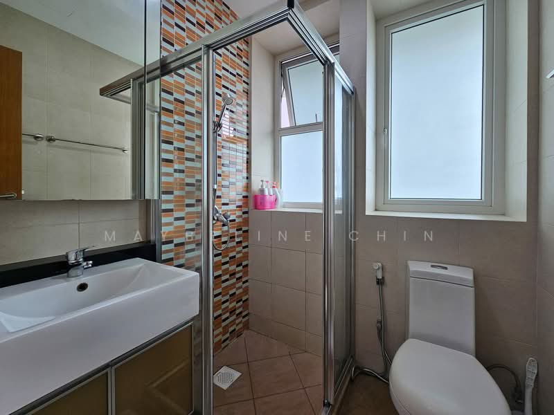 The Merlot, 101 Keng Lee Road, 2 Bedrooms, 883 sqft, Apartment For Rent, by Maybeline Chin, 500096227 - Bathroom - PropertyGuru.com.sg