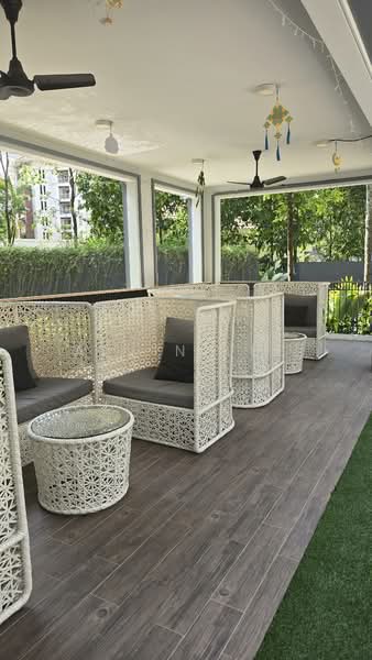 Mayfair Gardens Condominium For Sale at S$ 1,330,000 | PropertyGuru Singapore - Exterior