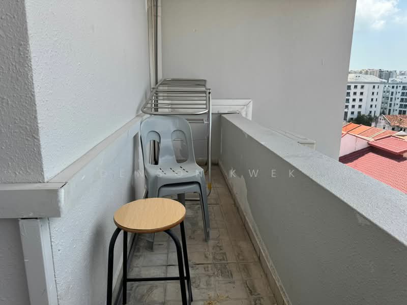 Ever Lodge, 685 Geylang Road, 3 Bedrooms, 1,050 sqft, Apartment For Rent, by Denson Kwek, 500096235 - Balcony - PropertyGuru.com.sg