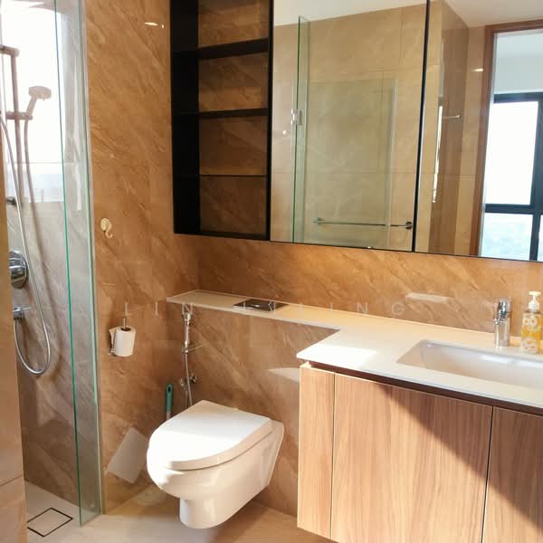 Whistler Grand, 109 West Coast Vale, 3 Bedrooms, 1,066 sqft, Condominium For Rent, by Lin Liling, 500096236 - Bathroom - PropertyGuru.com.sg