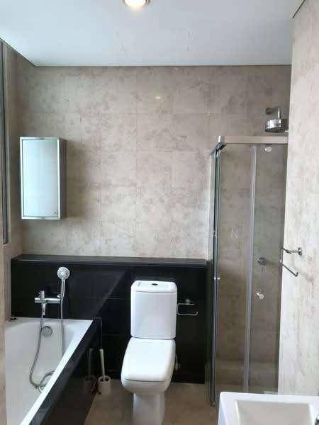 Mill Point Apartment For Sale at S$ 1,180,000 | PropertyGuru Singapore - Bathroom