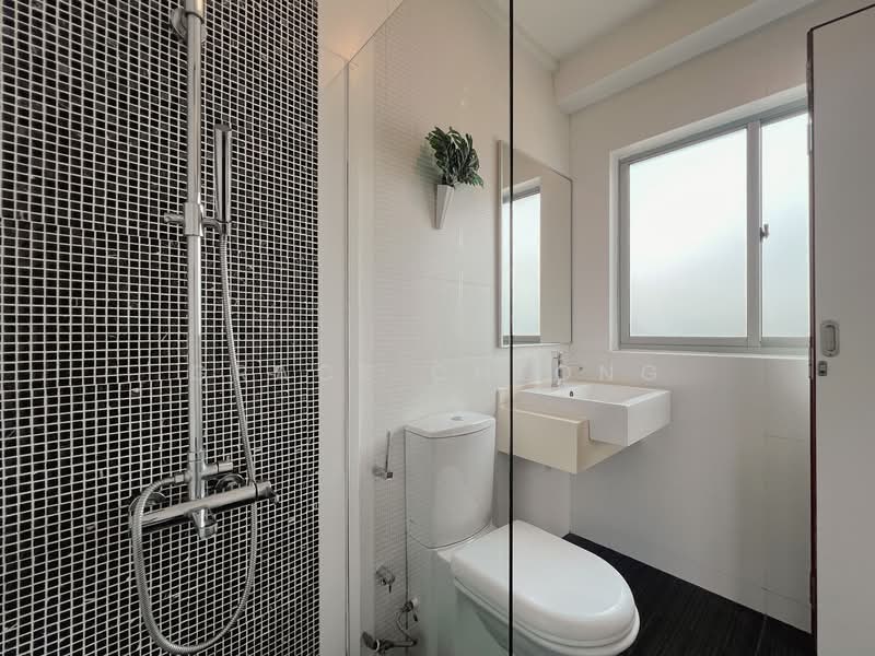 Suites @ Eunos, 1 Jalan Yasin, 2 Bedrooms, 721 sqft, Condominium For Rent, by Grace Cheong, 500096243 - Master Bathroom - PropertyGuru.com.sg