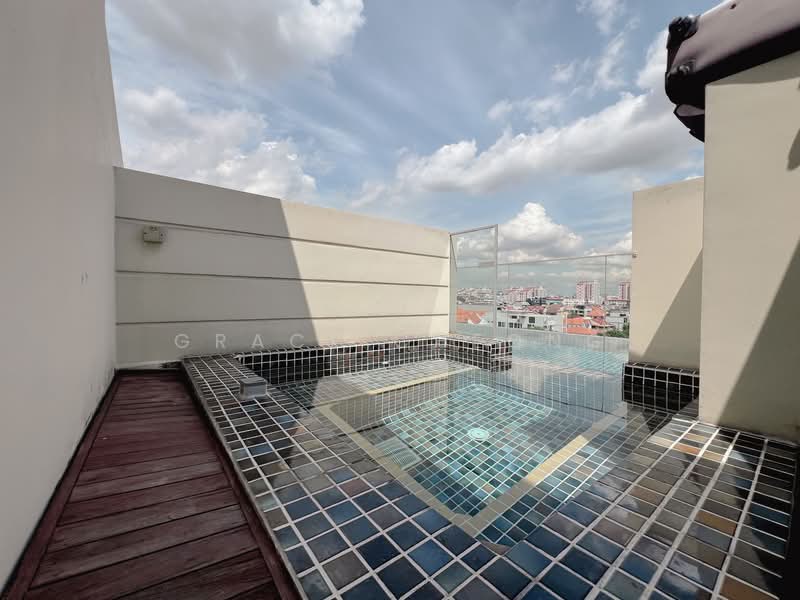 Suites @ Eunos, 1 Jalan Yasin, 2 Bedrooms, 721 sqft, Condominium For Rent, by Grace Cheong, 500096243 - Private Jacuzzi - PropertyGuru.com.sg