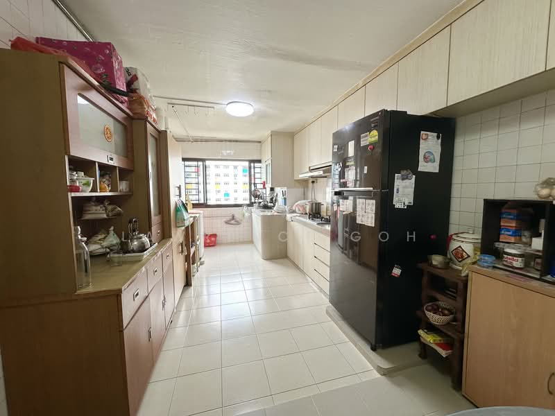 8 Teck Whye Avenue HDB Flat For Sale at S$ 470,000 | PropertyGuru Singapore - Kitchen