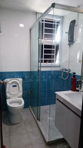 Ava Towers Apartment For Sale at S$ 2,000,000 | PropertyGuru Singapore - Bathroom