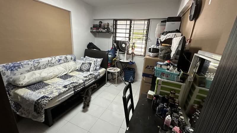 559 Ang Mo Kio Avenue 10 HDB Flat For Sale at S$ 420,000 | PropertyGuru Singapore - Bedroom