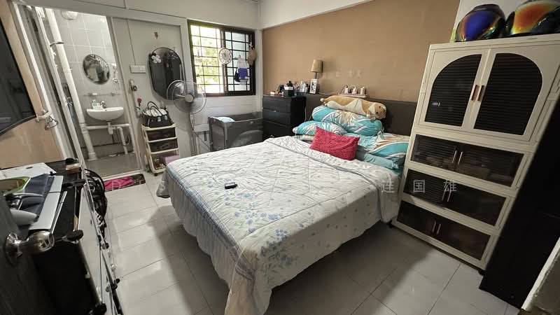 559 Ang Mo Kio Avenue 10 HDB Flat For Sale at S$ 420,000 | PropertyGuru Singapore - Bedroom