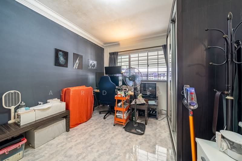 925 Jurong West Street 92 HDB Flat For Sale at S$ 428,000 | PropertyGuru Singapore - Study