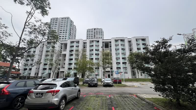 233 Jurong East Street 21, 233 Jurong East Street 21, 2 Bedrooms, 721 sqft, HDB Flat For Rent, by Alvin Chua, 500096261 - Exterior - PropertyGuru.com.sg