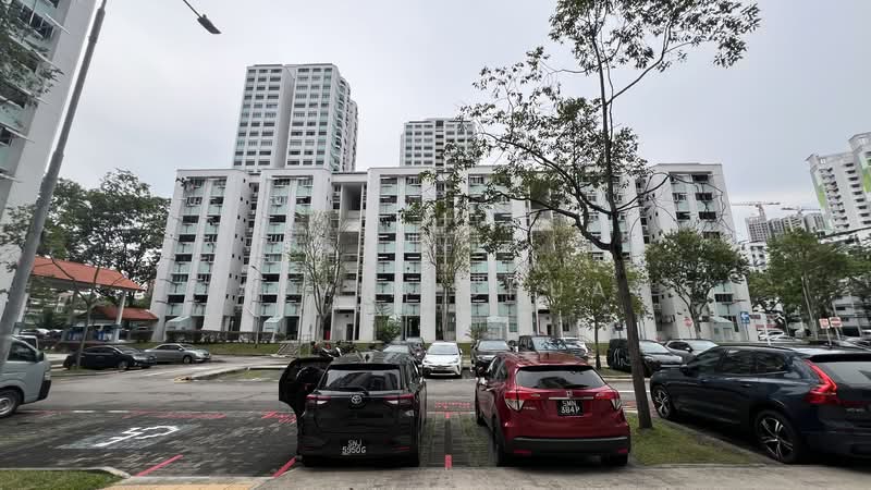 233 Jurong East Street 21, 233 Jurong East Street 21, 2 Bedrooms, 721 sqft, HDB Flat For Rent, by Alvin Chua, 500096261 - Exterior - PropertyGuru.com.sg