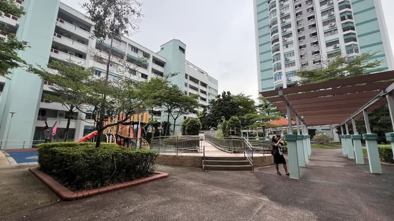 233 Jurong East Street 21, 233 Jurong East Street 21, 2 Bedrooms, 721 sqft, HDB Flat For Rent, by Alvin Chua, 500096261 - Exterior - PropertyGuru.com.sg