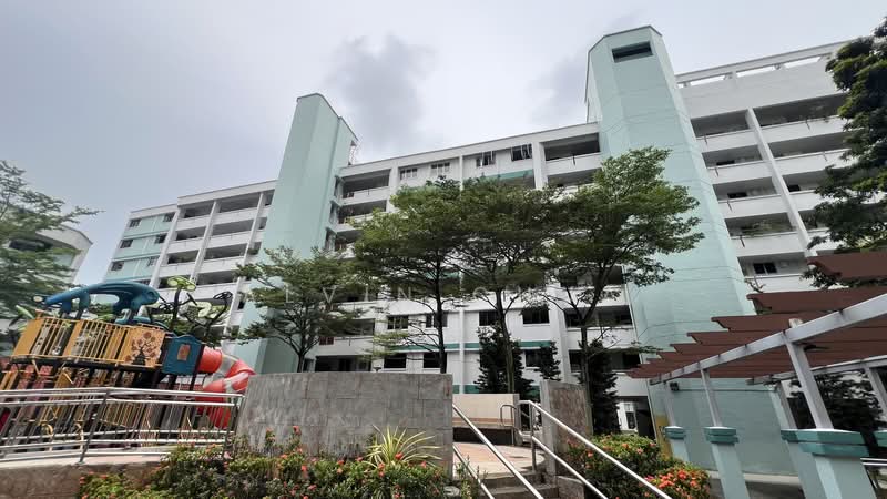 233 Jurong East Street 21, 233 Jurong East Street 21, 2 Bedrooms, 721 sqft, HDB Flat For Rent, by Alvin Chua, 500096261 - Exterior - PropertyGuru.com.sg