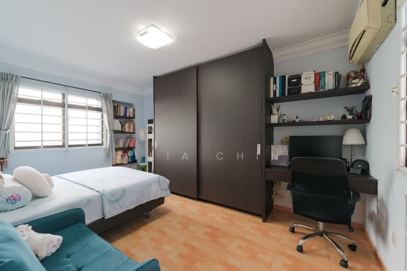 63 Teban Gardens Road HDB Flat For Sale at S$ 780,000 | PropertyGuru Singapore - Bedroom