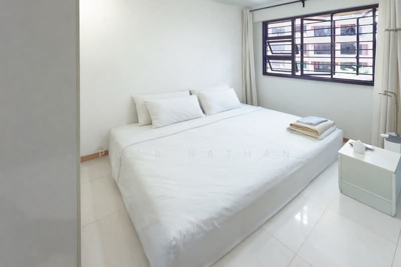 467B Bukit Batok West Avenue 9 HDB Flat For Sale at S$ 640,000 | PropertyGuru Singapore - Master Bedroom