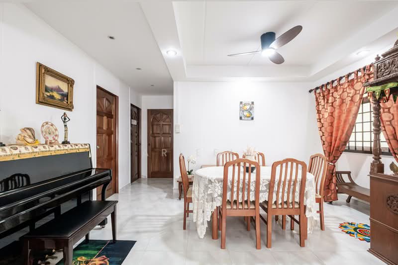 792 Choa Chu Kang North 6 HDB Flat For Sale at S$ 638,888 | PropertyGuru Singapore - Dining Room