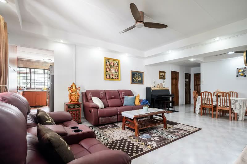 792 Choa Chu Kang North 6 HDB Flat For Sale at S$ 638,888 | PropertyGuru Singapore - Living Room