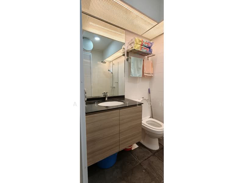817C Keat Hong Link HDB Flat For Sale at S$ 789,999 | PropertyGuru Singapore - Bathroom
