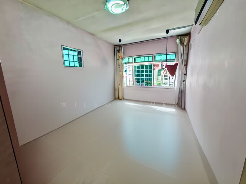 643 Jurong West Street 61, 643 Jurong West Street 61, 3 Bedrooms, 1,001 sqft, HDB Flat For Sale, by Wilson Chen, 500096271 - Bedroom - PropertyGuru.com.sg