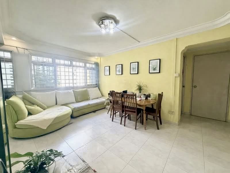 643 Jurong West Street 61, 643 Jurong West Street 61, 3 Bedrooms, 1,001 sqft, HDB Flat For Sale, by Wilson Chen, 500096271 - Living Room - Original - PropertyGuru.com.sg