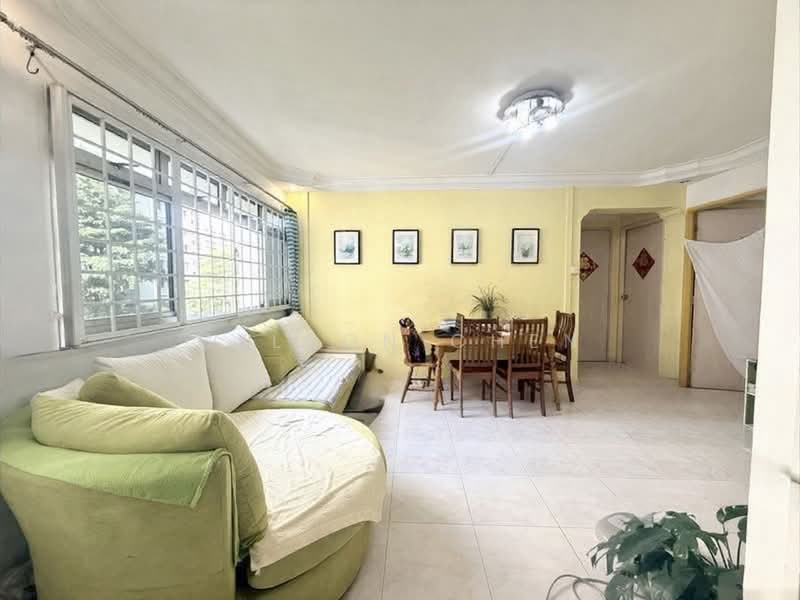 643 Jurong West Street 61, 643 Jurong West Street 61, 3 Bedrooms, 1,001 sqft, HDB Flat For Sale, by Wilson Chen, 500096271 - Living Room - Original - PropertyGuru.com.sg