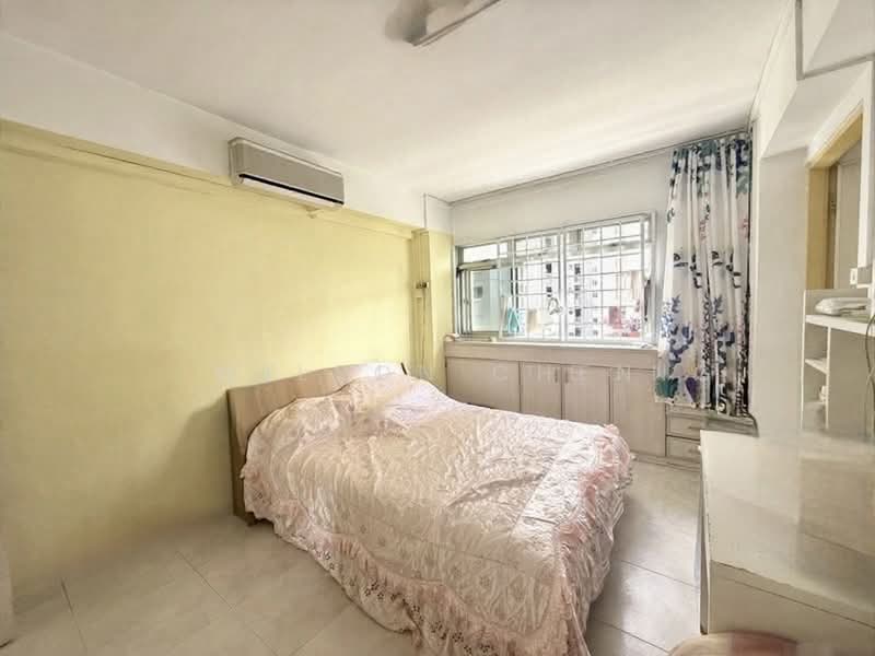 643 Jurong West Street 61, 643 Jurong West Street 61, 3 Bedrooms, 1,001 sqft, HDB Flat For Sale, by Wilson Chen, 500096271 - Bedroom - Original - PropertyGuru.com.sg